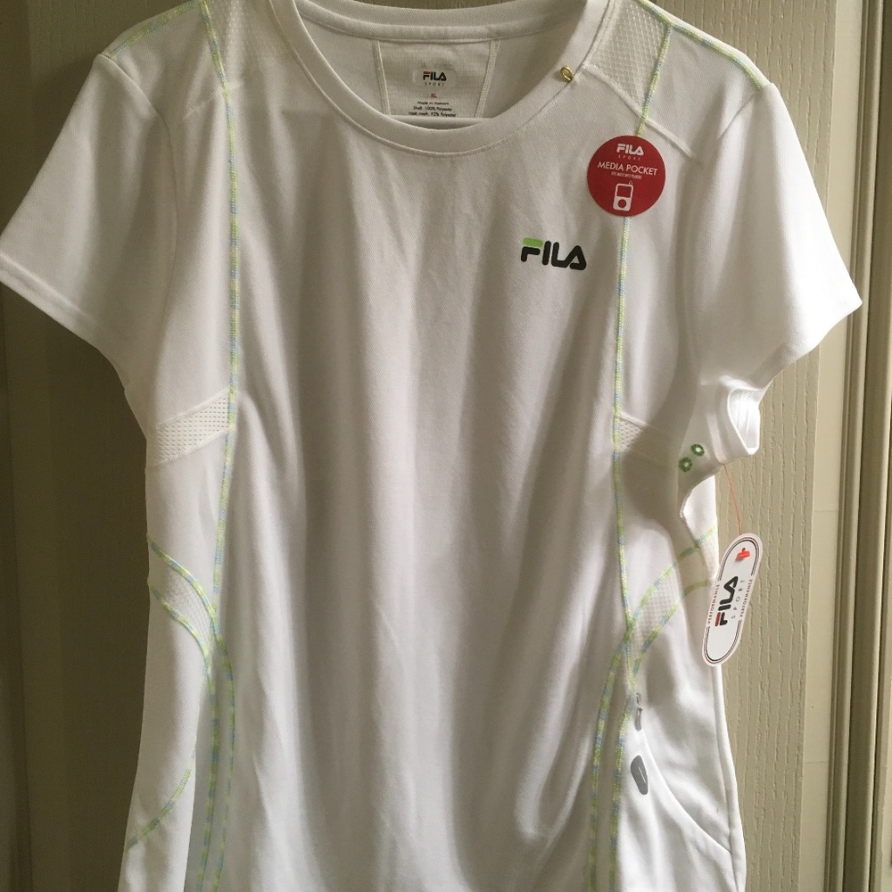 Women’s active wear top